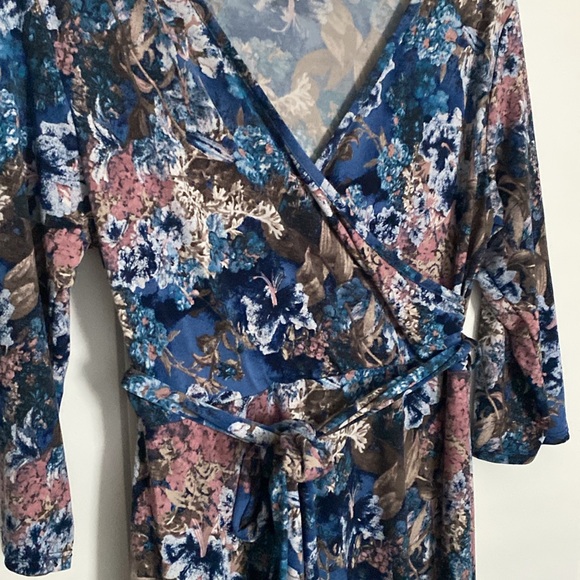 Pinkblush maternity floral faux wrap dress. - Picture 3 of 3